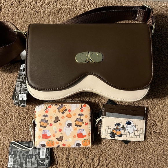 Wall-e crossbody bag with two wallets loungefly - Picture 1 of 3